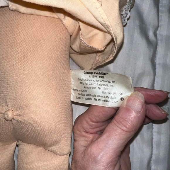 1978 -1982 CABBAGE PATCH KIDS DOLL - Picture 4 of 9